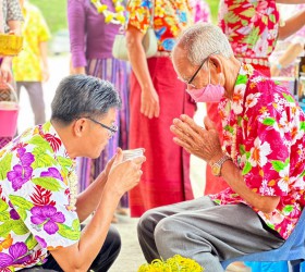 กิจกรรมรดน้ำดำหัวผู้สูงอายุ เนื่องในเทศกาลสงกรานต์ ประจำปี ๒๕๖๖