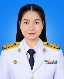 นางสุรางรัตน์  ศรีรัตน์